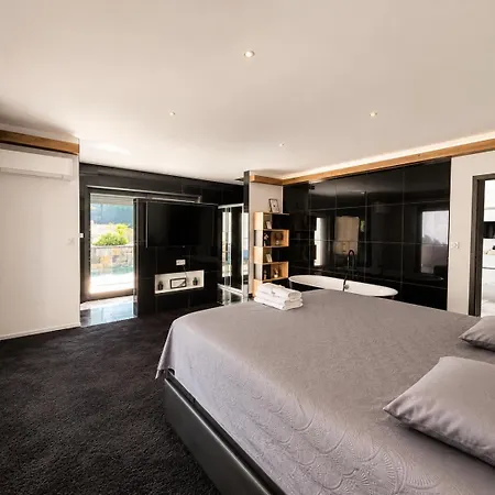 D'exception Avec Spa, Sauna & Piscine Chauffee - 20mn Montpellier Villa